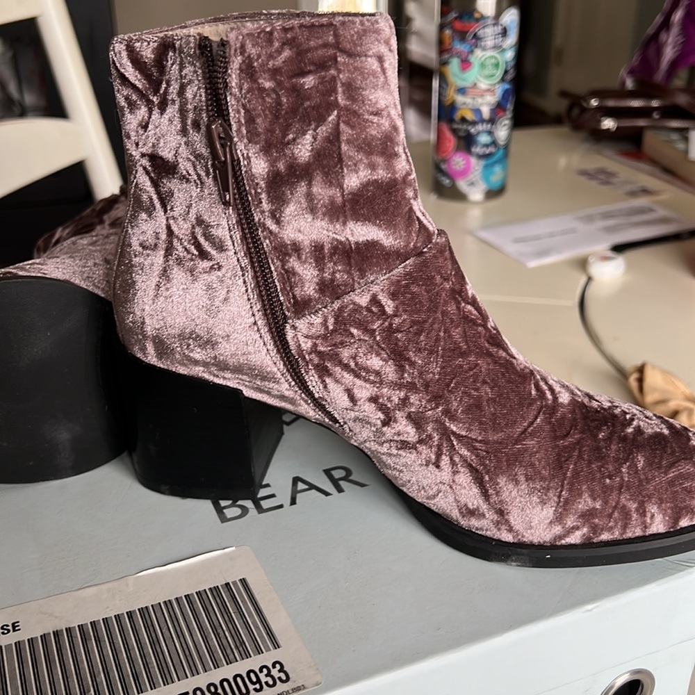 Anthropologie velvet boots - Picture 7 of 7